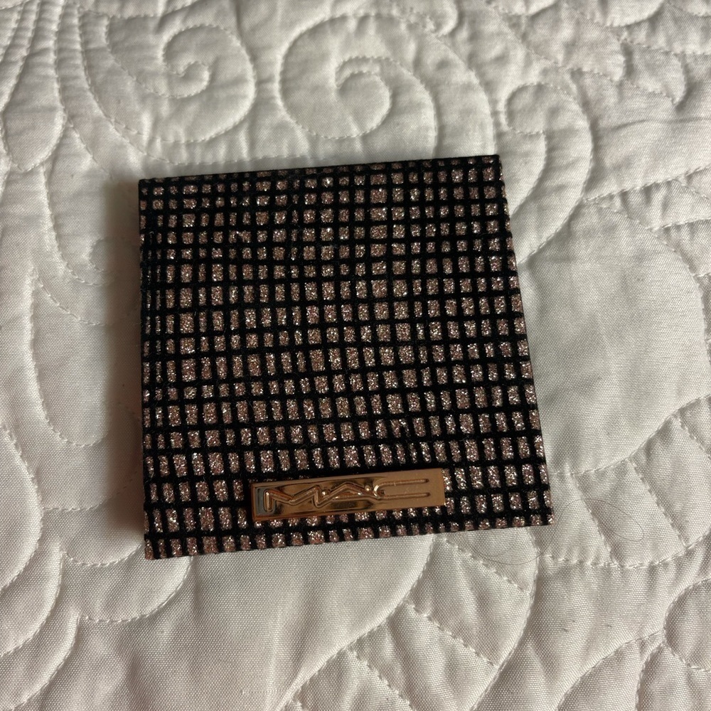 MAC PALETTE - Picture 3 of 3